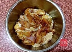 香菇蒸鸡腿肉的做法图解3