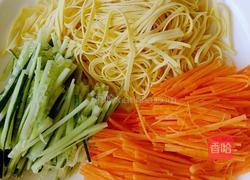 豆芽拌三丝的做法图解1