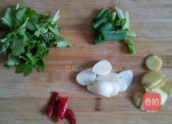 干煸茧蛹的做法图解3