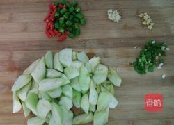 杭椒炒茄子的做法图解1