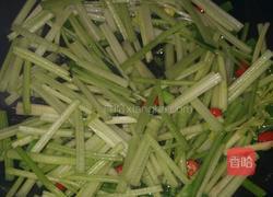 芹菜炒豆芽的做法图解3
