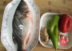 焖海鲈鱼的做法图解1