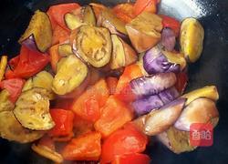 茄子烧西红柿的做法图解5