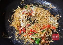 小银鱼炒辣椒的做法图解7