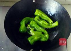 油焖虎皮尖椒的做法图解3