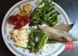 花蛤炒黄瓜的做法图解1