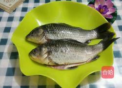 清炖鲫鱼汤的做法图解1