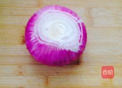 清炒洋葱的做法图解1