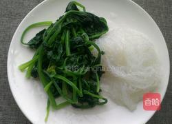 凉拌粉丝菠菜的做法图解2