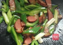 青椒蒜苗炒腊肉的做法图解5