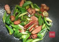 青椒蒜苗炒腊肉的做法图解6