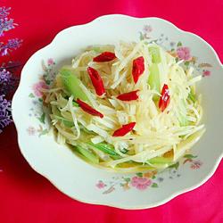 芹菜炒土豆丝的做法[图]