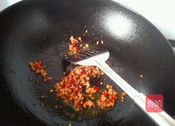 蒜香木耳的做法图解2