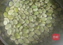 蒜香嫩蚕豆的做法图解2