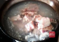 排骨土豆炖豆角的做法图解2