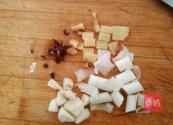 排骨土豆炖豆角的做法图解4