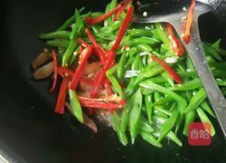红椒四季豆炒腊肉的做法图解7