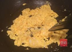 蚕豆炒鸡蛋的做法图解2