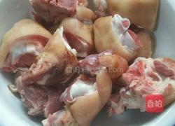 猪脚黄豆汤的做法图解2