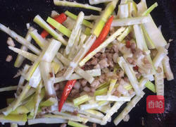 葱油焖春笋的做法图解7