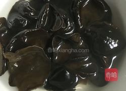 黑木耳炒山药的做法图解3