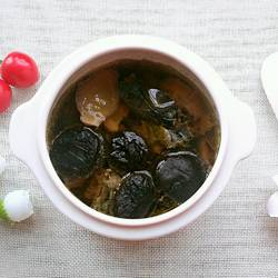 墨鱼香菇炖鸡的做法[图]