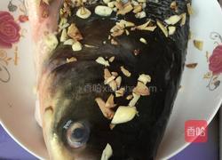 辣椒蒸鱼头的做法图解1