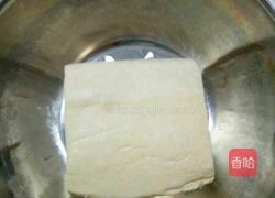 凉拌皮蛋豆腐的做法图解1