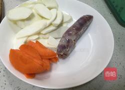 茭白炒香肠的做法图解1