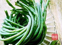 大蒜拌豆角的做法图解1