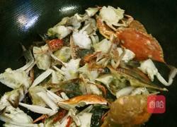 葱姜炒蟹的做法图解4