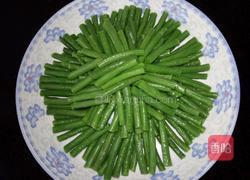 蒜香腐汁豆角的做法图解3