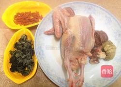 木耳鸽子汤的做法图解1