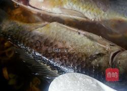 家常红烧小鲫鱼的做法图解6
