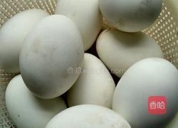 腌制咸鸭蛋的做法图解1