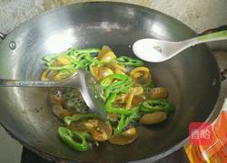 青椒炒皮蛋的做法图解6