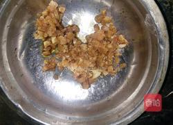 雪菜肉末面条的做法图解1