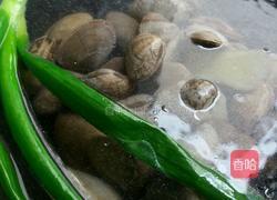 蛤蜊蒸蛋羹的做法图解1