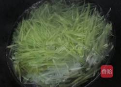 爽口莴笋丝的做法图解4