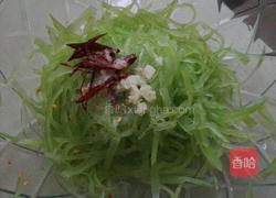 爽口莴笋丝的做法图解5
