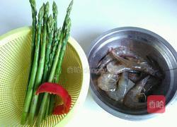 虾仁芦笋的做法图解1