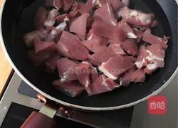 牛腩炖西红柿的做法图解1