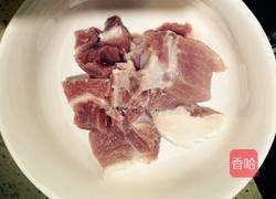 海带枸杞排骨汤的做法图解1