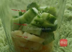 菠萝黄瓜汁的做法图解4