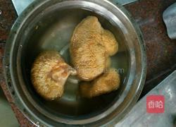 猴头菇炖排骨的做法图解2