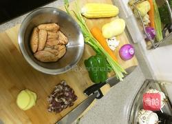 三汁鸡翅焖锅的做法图解1