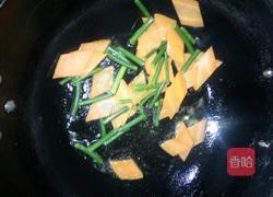 腊肉炒胡萝卜的做法图解5