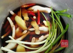 高压锅炖鸡脚的做法图解3