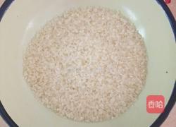 焖大米饭的做法图解1