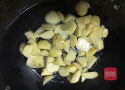 蒜泥酱香小土豆的做法图解4